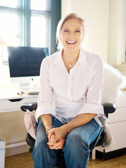 Jennifer Schelter in her studio